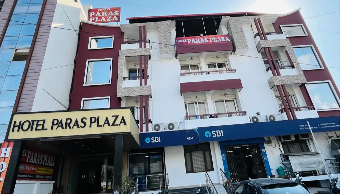 Hotel Paras Plaza